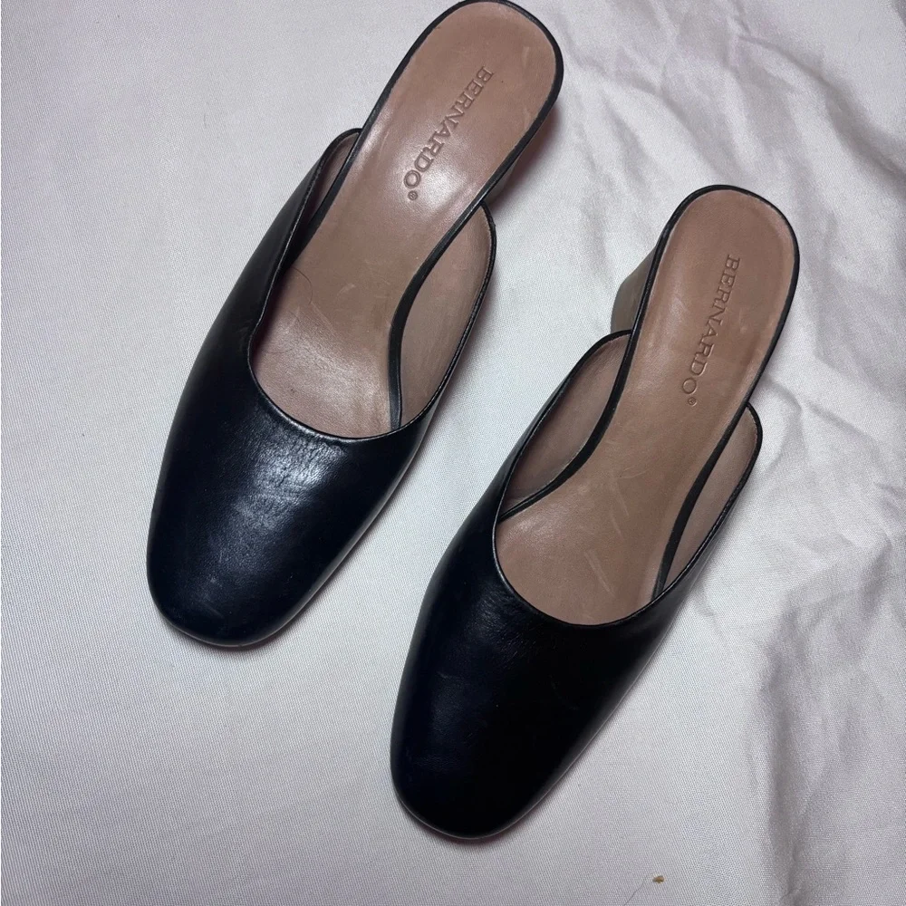 Bernardo Irene Black Leather Mule Heels Block Heel Slip On Size 9 - Picture 5 of 11